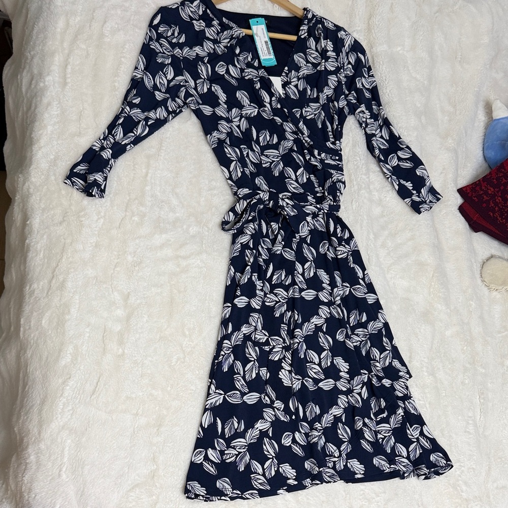41 Hawthorn Navy and White Leaf Print Long Sleeve Dress